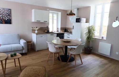 Saint-Laurent-sur-Sevre Apartment | Maison de la Rochejaquelein