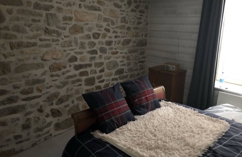 Saint-Vaast-la-Hougue House | Maison de Bourg à Proximité de la mer et du Port