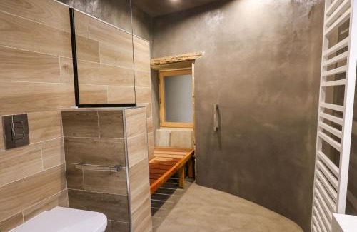 Valence Bed & Breakfast | Maison de la Pra