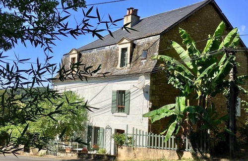 Corgnac-sur-l'Isle House | Maison de maitre -river frontage -private heated pool 5 mins walk to the village
