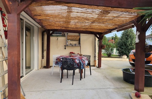 Saint-Amour Villa | Maison de Vacances Parc Privé Clos Parking Gratuit Animaux Acceptés