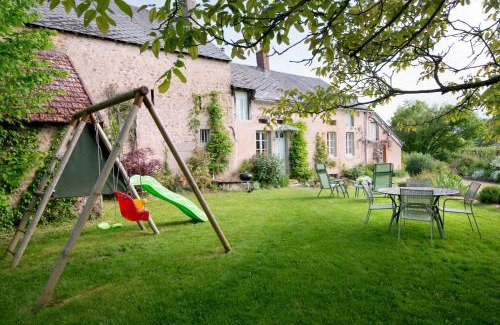 Menessaire House | Maison de vacances Les Mésanges, à Ménessaire