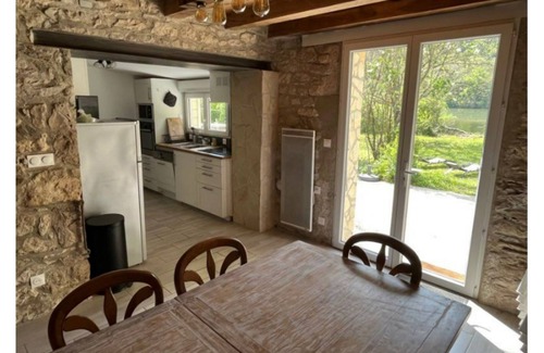 Luzech House | Maison de vigne en bord du Lot/Vineyard house cottage on the banks of the Lot