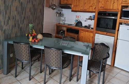 Vic-le-Comte House | Maison de Village F2 60m² Avec Cour Fermée