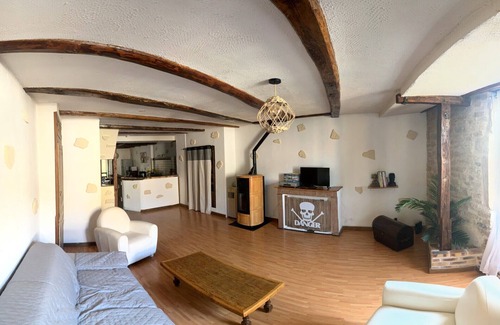 Saint-Julien Apartment | Maison de Ville au Cœur D'un Village de Caractère Dans le Jura