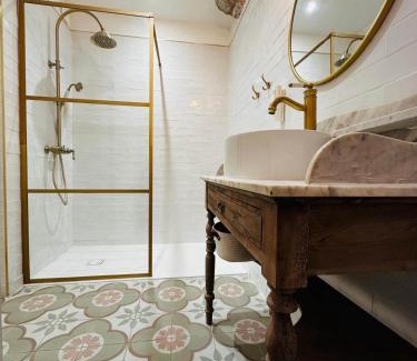 Villeneuve d'Aveyron Apartment | Maison des Conques