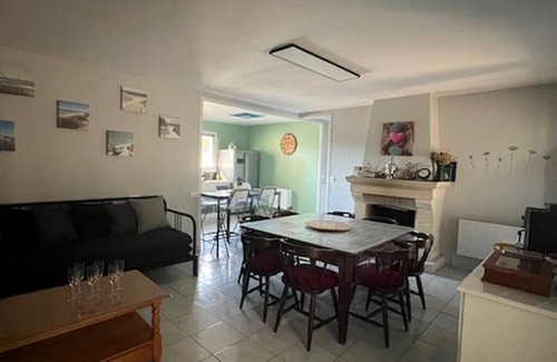 Bonzac Villa | Maison des Lauriers Holiday home Bonzac As a couple or With the family