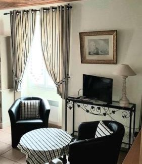 Jonzac Apartment | Maison Des Lys