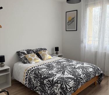 Veyre-Monton House | Maison Des Vignes
