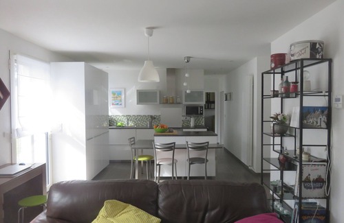 Issoire House | Maison Deville: quiet house with garden