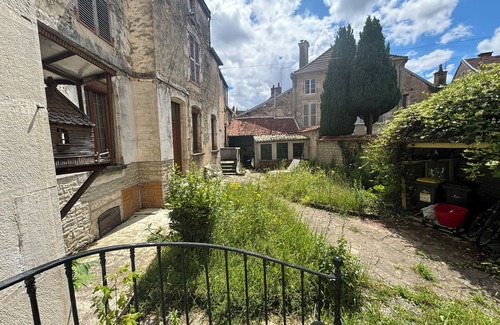 Chatillon-sur-Seine House | Maison du Xvieme Siècle, en Plein Coeur du Châtillonais et de la Côte D'or