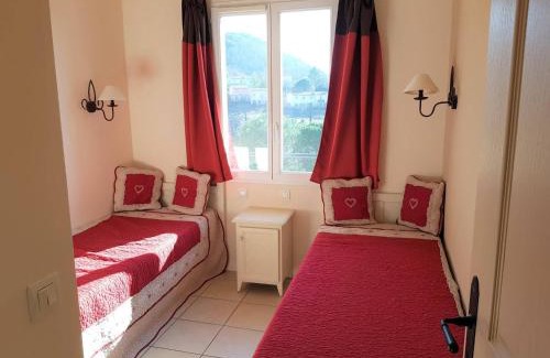 Rouret House | Maison Duplex 8 Pers avec Terrasse, 3 Ch, Parking Gratuit, Animaux Admis, Accès Piscine - FR-1-382-128