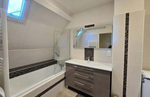 Monsac House | Maison en pierre - 3 chambres, Wifi, Animaux acceptés, Parking - FR-1-616-118