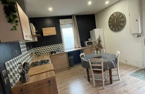 Vitre House | Maison Entiere Dans Vitré, Parking Privé