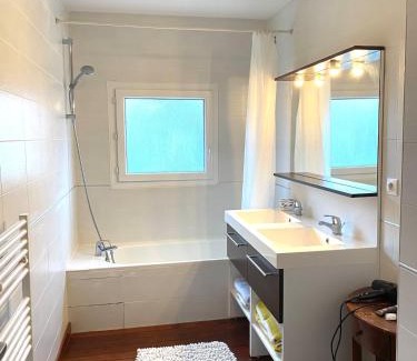 Eysines Apartment | Maison Eysines- A10