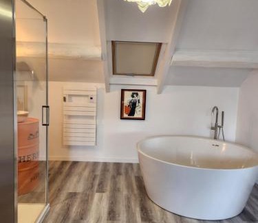 Hautvillers Villa | Maison face à l'abbaye d'Hautvillers - 2 bedrooms 2 Bathrooms, parking