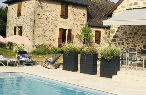 Chatres House | Maison Familiale au Calme à la Campagne. Animaux de Compagnie Acceptés ! Piscine