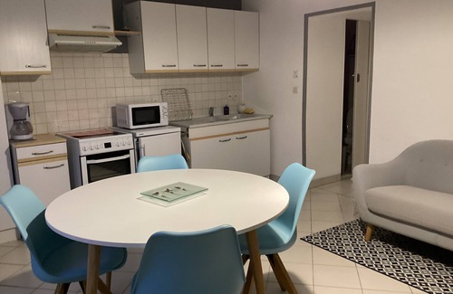Chateauneuf-sur-Charente House | Maisonette at joly