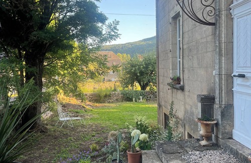 Saint-Saturnin-de-Lenne House | Maison de Maître in the heart of the Aubrac Valley