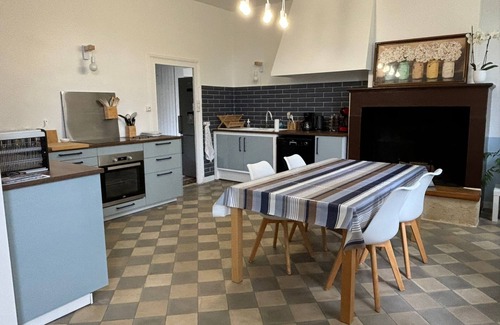 Villefranche-de-Lonchat House | Maison de Campagne au Cœur des Vignes: se Retrouver en Famille ou Entre Amis !
