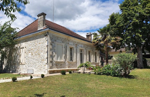 Villefranche-de-Lonchat House | Maison de Campagne au Cœur des Vignes: se Retrouver en Famille ou Entre Amis !