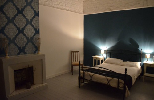 Villeneuve-la-Comtesse House | Maison Du Puits (4 Bedrooms, Sleeps 10/12)