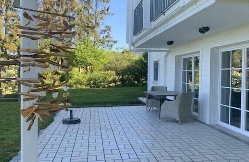 Metterich Cottage | Maison Grande Fleur Comfortable holiday residence