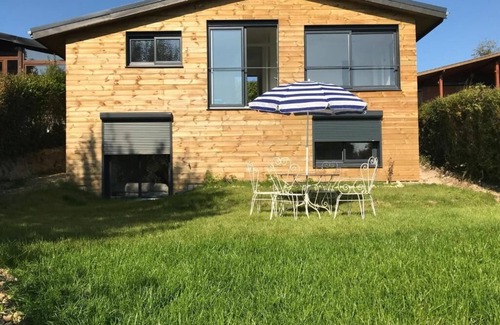 Hem-Monacu Ski Chalet | Maison Idyllique Avec Jardin en Bordure des Étangs de la Somme