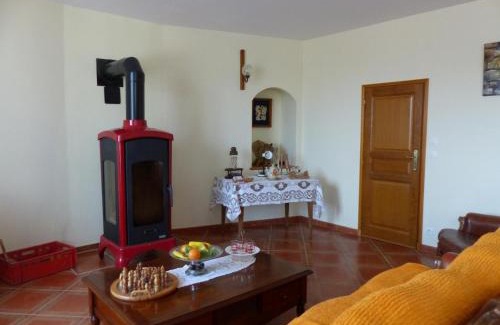 Arfeuilles House | Maison indépendante avec cheminée et jardin clos - Montagne Bourbonnaise, proche randonnées et Vichy - FR-1-489-280
