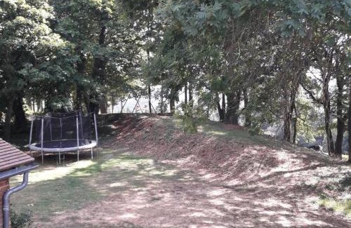 Ebreuil House | Maison indépendante avec terrasse, WIFI, jardin, proche château - FR-1-489-70