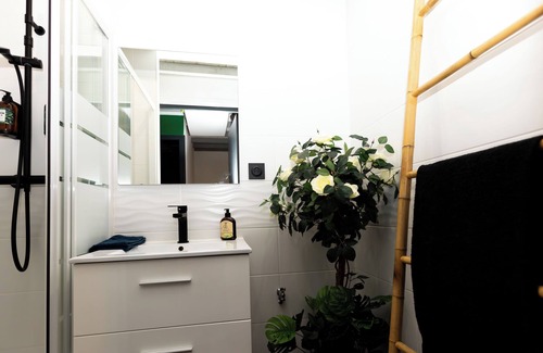 Montbrison House | Maison jungle house Montbrison 2/4 P