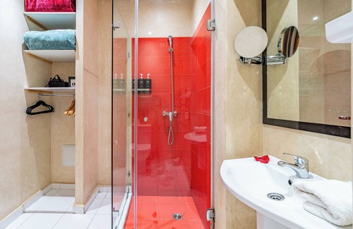 Marrakech Hotel | MAISON KA HOTEL: ENSUITE ROOM/RESTAURANT/HAMMAM & SPA BODY TREATMENTS