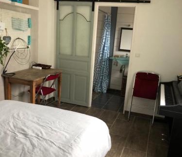 La Suze-sur-Sarthe Bed & Breakfast | Maison La Suze