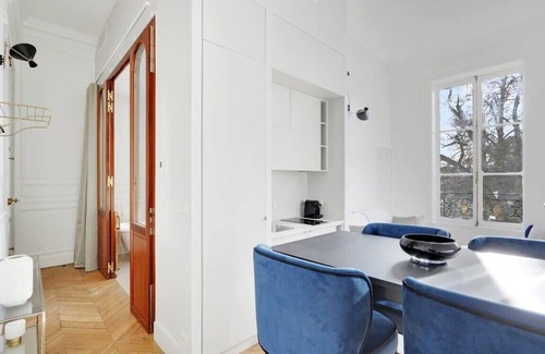Grand Parc-Paul Doumer Apartment | Maison Labruyère - Royal Garden Suite