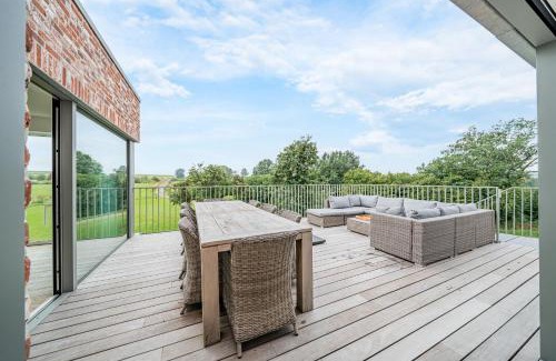 Bievre Villa | Maison MadArt surround yourself in nature
