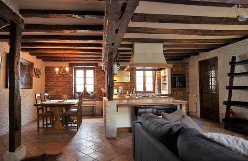 Ay House | Maison Marcks | Ay Champagne | Class & Comfort | Private courtyard