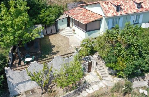 Saint-Sylvestre House | Maison mitoyenne 68m², 2 pièces + véranda, jardin 100m² avec pergola, vue mer