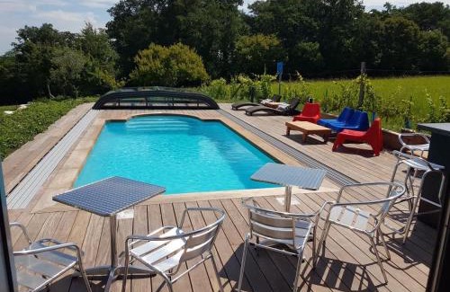 Chillac House | Maison Neuve, relaxing countryside home with pool
