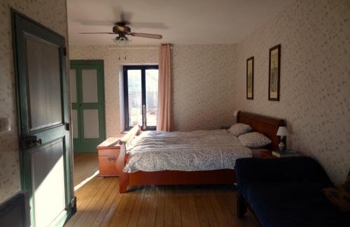 Arleuf House | Maison p'tite Anne