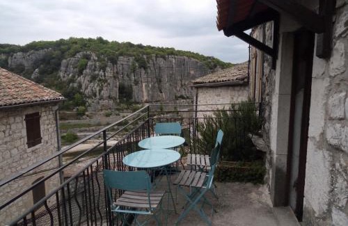 Balazuc House | maison pierre et voûte au cœur du village