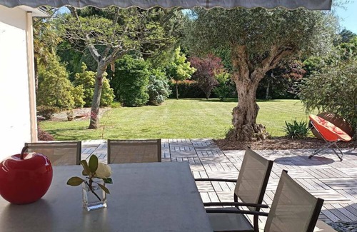 Camors House | Maison Plain Pied Avec Grand Jardin Paysager