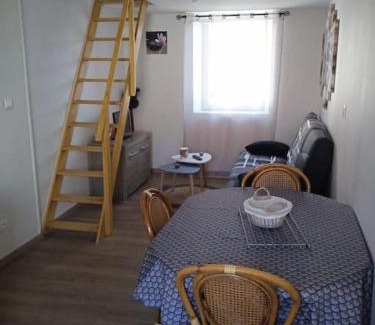 Brassac-les-Mines House | Maison pour 2 à 4 personnes