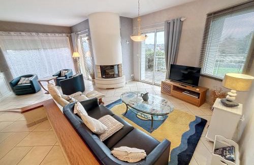 Saint-Pair-sur-Mer House | Maison proche plage, 8 pers, 3 ch, jardin, Wi-Fi, clim - FR-1-361-533