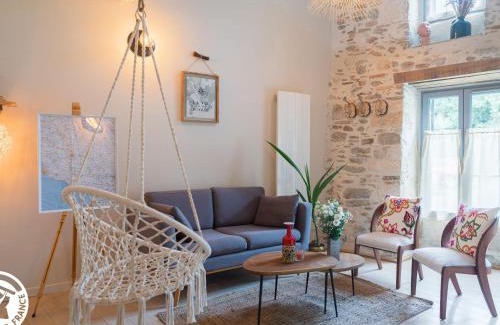 Mareuil-Sur-Lay-Dissais House | Maison rénovée avec jardin, piscine chauffée et wifi à Mareuil-sur-Lay - FR-1-426-537
