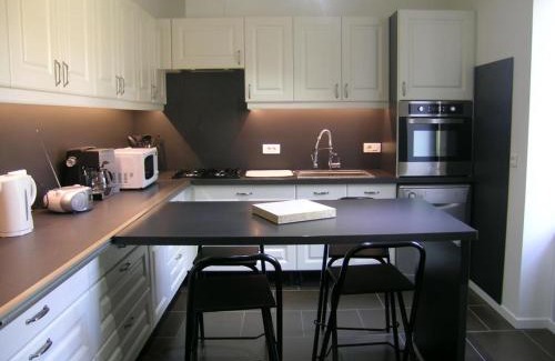 Urcay House | Maison rénovée près de la Forêt de Tronçais, grand jardin, cheminée, wifi, animaux acceptés - FR-1-489-128