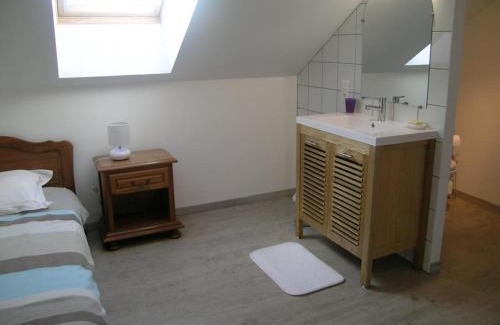 Urcay House | Maison rénovée près de la Forêt de Tronçais, grand jardin, cheminée, wifi, animaux acceptés - FR-1-489-128
