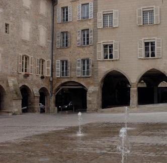 Villefranche-de-Rouergue Apartment | Maison Renaissance Monument Historique XV ème 1497