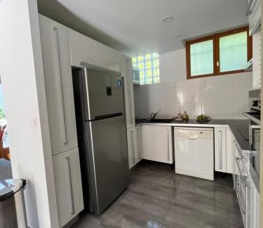Saint-Symphorien-d'Ozon House | Maison spacieuse avec grand jardin et parking à 20 min de Lyon