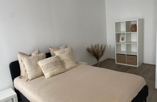 Val-de-Reuil House | Maison Spacieuse et Confortable 100m2 avec Jardin