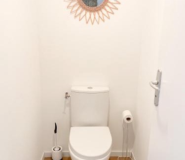Conde-sur-Sarthe Apartment | Maison spacieuse et chaleureuse